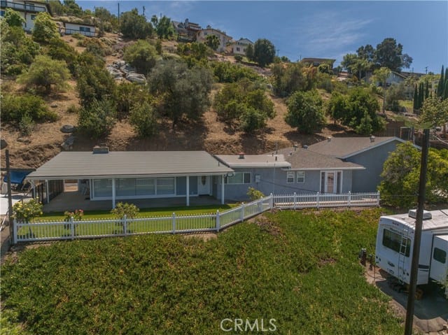 897 Leland Place