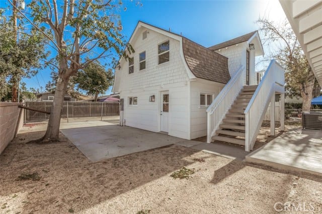 542 South Clementine Street