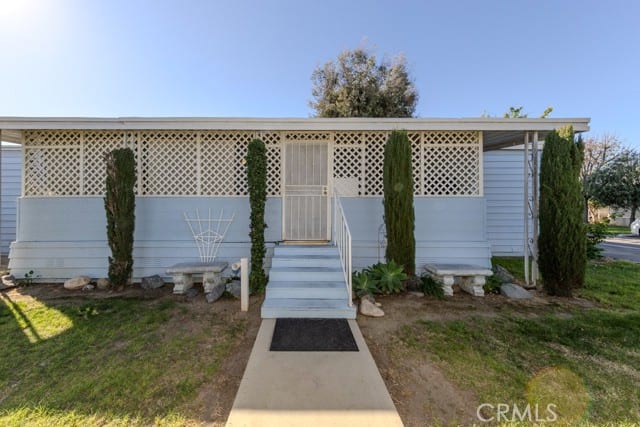 5815 E La Palma Ave