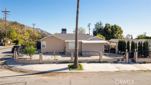 1670 North Oxford Avenue North, Pasadena, CA 91104