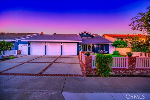 1828 Kinglet Court, Costa Mesa, CA 92626