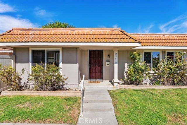 23412 Via San Pablo