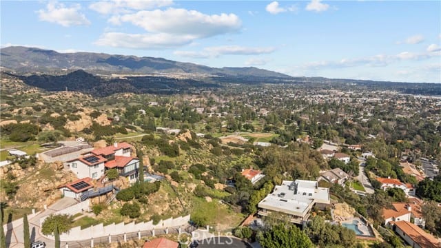 22882 Trigger st, Chatsworth, CA 91311