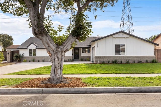 1558 West Audre Drive