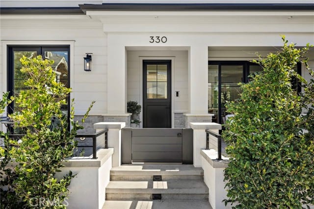 330 Onyx Avenue, Newport Beach, CA 92662