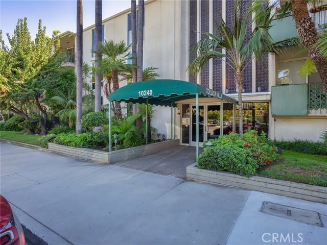 10240 Camarillo Street, 208, Toluca Lake, CA 91602