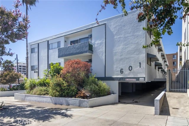 601 East Angeleno