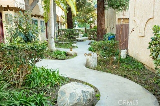 17135 Roscoe Boulevard, 7, Northridge, CA 91325