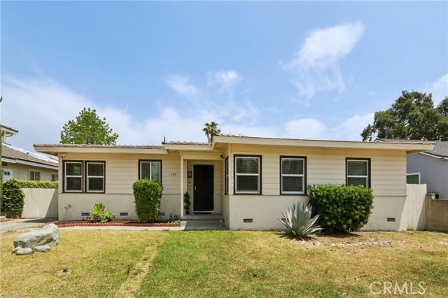 1120 Highland Oaks Drive