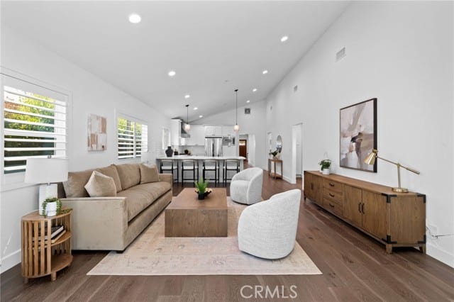 827 North Lamer, Burbank, CA 91506