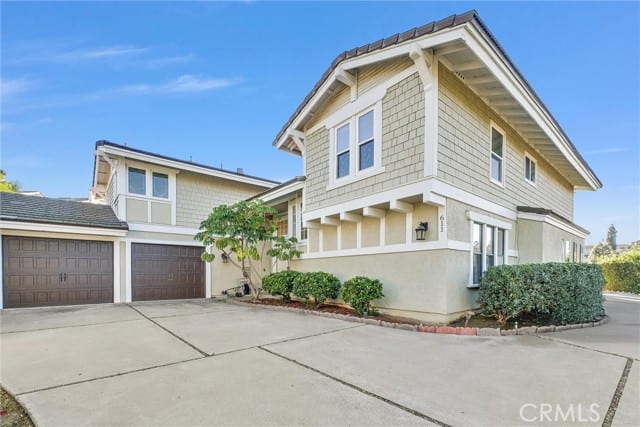 611 South Pathfinder Trail