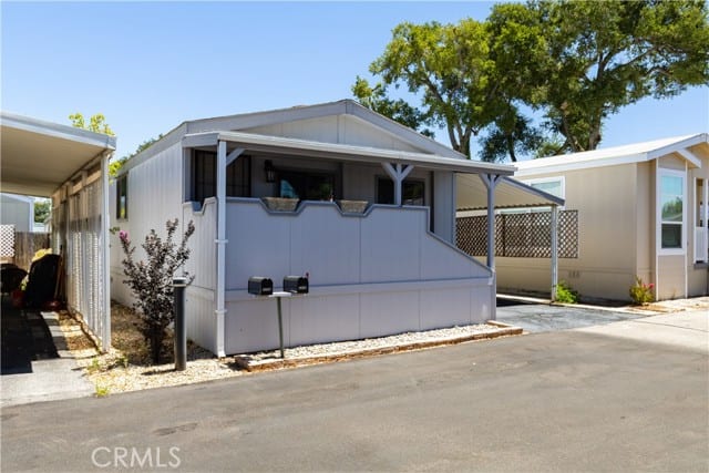 1215 El Camino Real