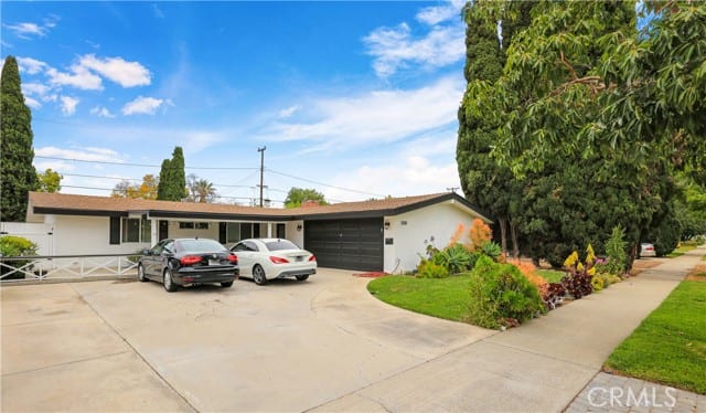 1305 West Cherry