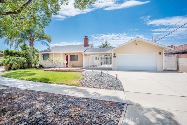 841 South Canoga Street