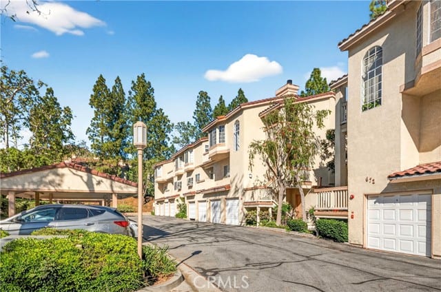 688 Indian Oak Lane