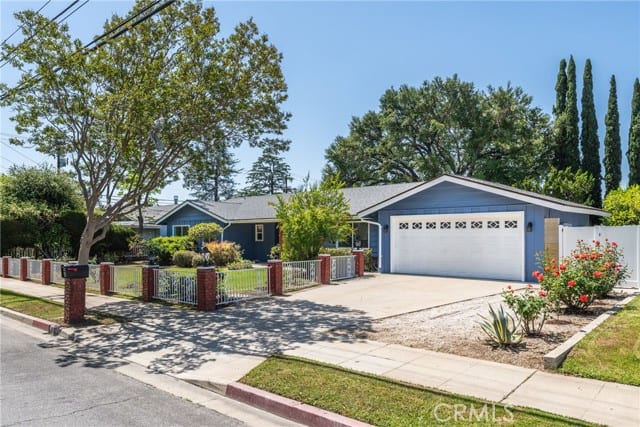 2027 Holly Ave