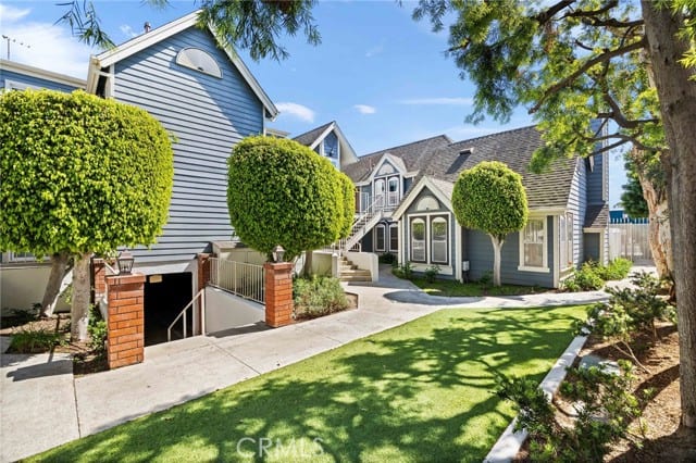 810 Baker