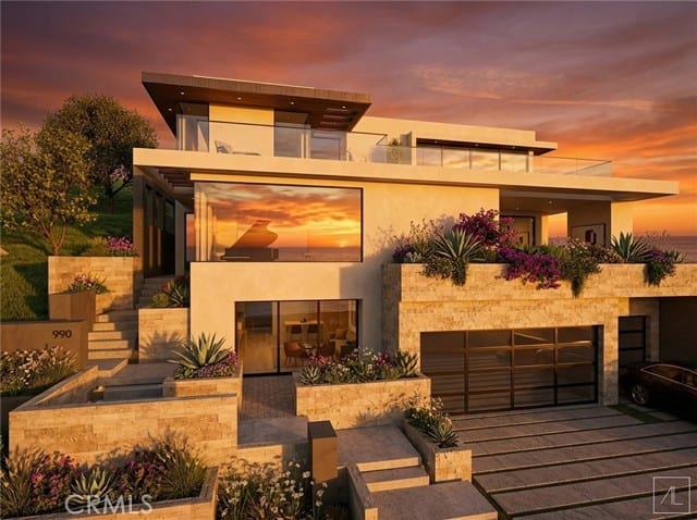 990 Hillcrest Drive, Laguna Beach, CA 92651