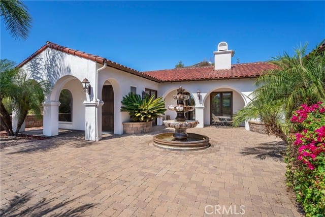 925 Valley, Vista, CA 92084
