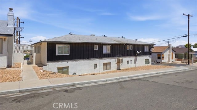 511 East Fredricks