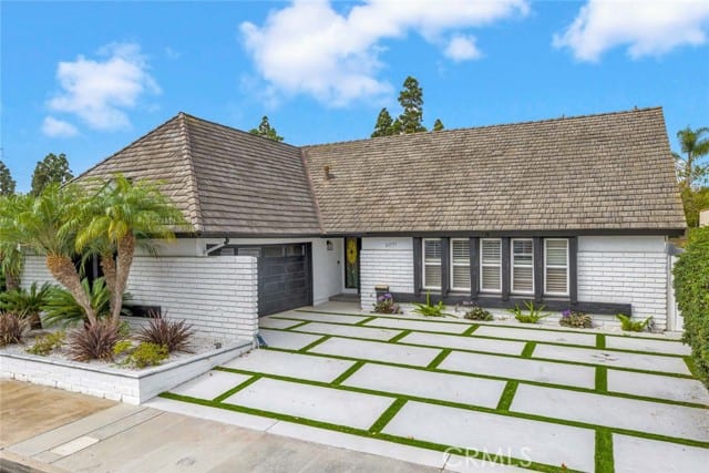 21151 Chubasco Lane, Huntington Beach, CA 92646