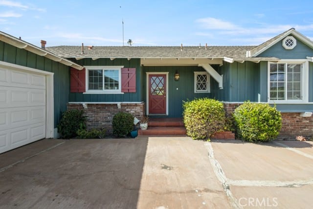 1855 West Chalet Avenue