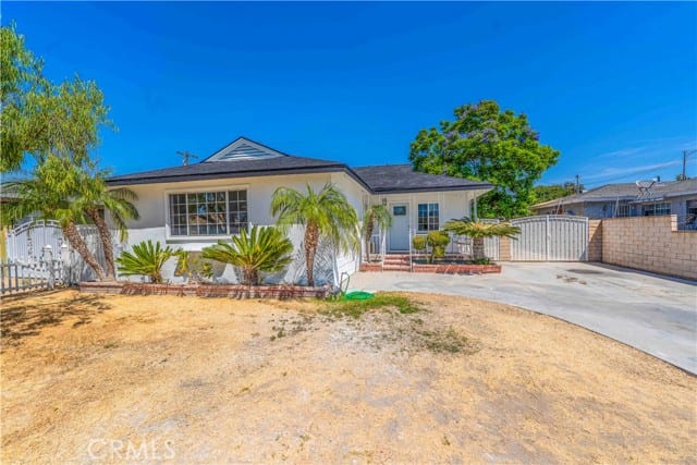 1631 East Arbutus