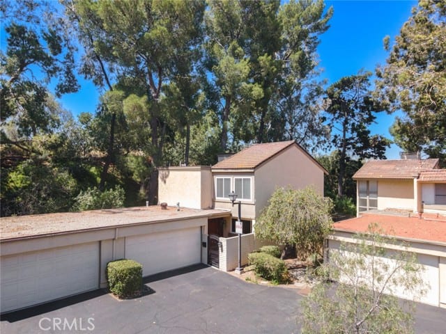 327 South Vista Del Canon