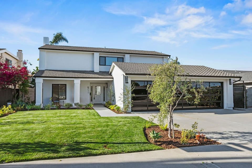 8711 Larkport Drive, Huntington Beach, CA 92646