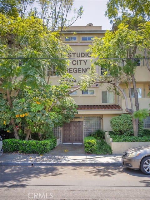 11044 Acama Street, 302, Studio City, CA 91602