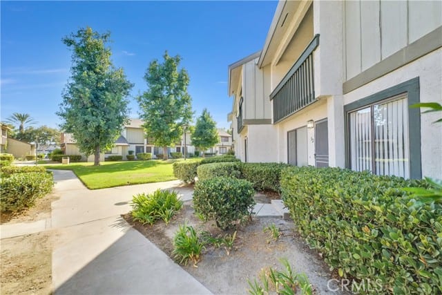 1415 West Cerritos Avenue