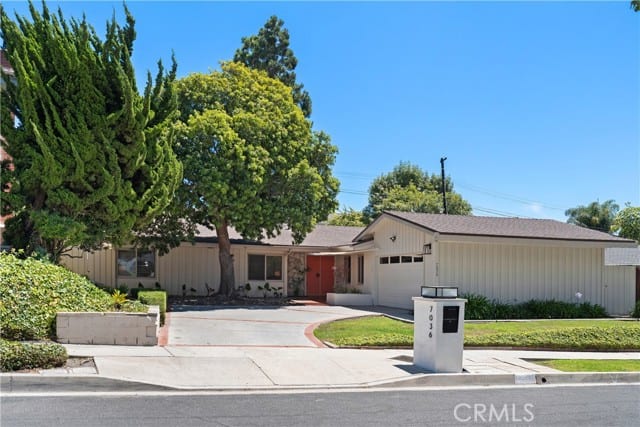 7036 Hedgewood