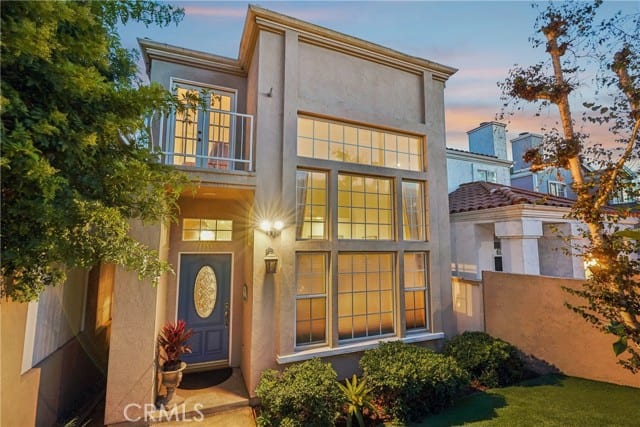 638 Rosecrans Avenue, Manhattan Beach, CA 90266