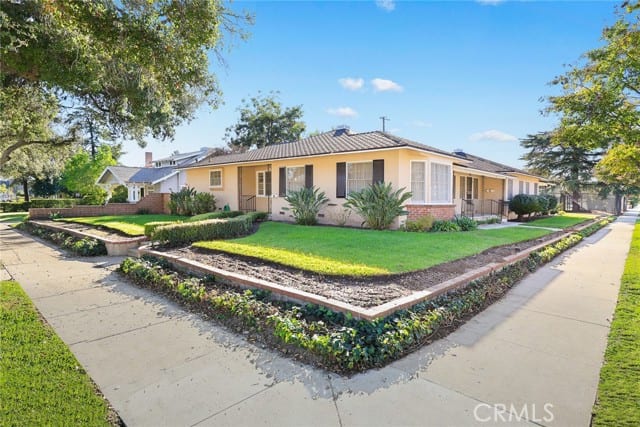 1047 North San Gabriel