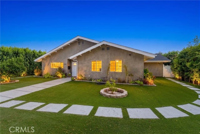 7222 Fallbrook Avenue, West Hills, CA 91307