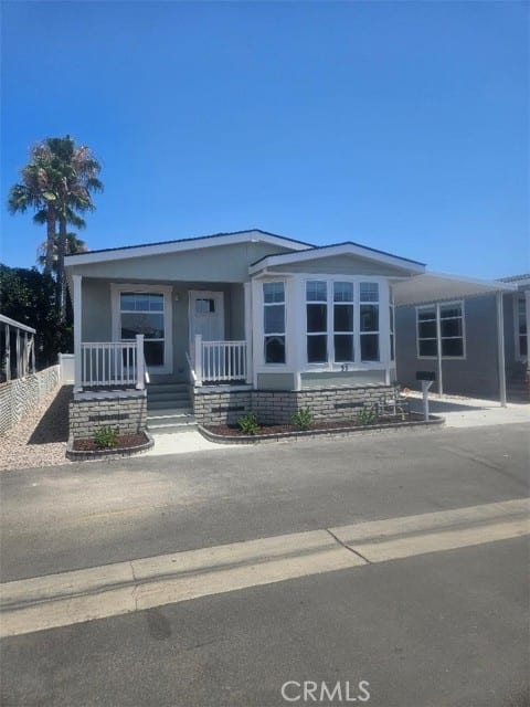 200 Grand Avenue North