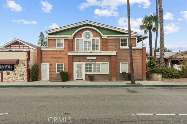 713 South Anaheim Boulevard
