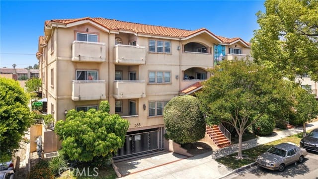 555 East Santa Anita