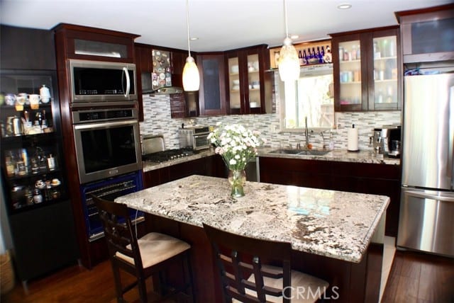 15656 Viewridge