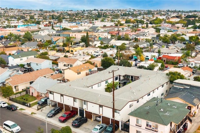 1050 Gaviota, Long Beach, CA 90813