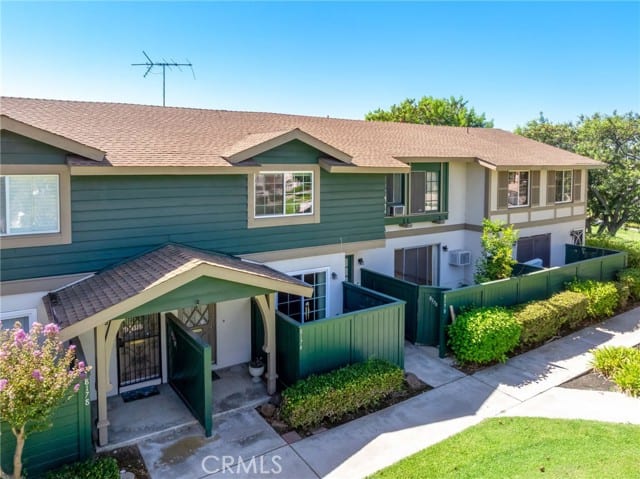 8174 Glengarry Green