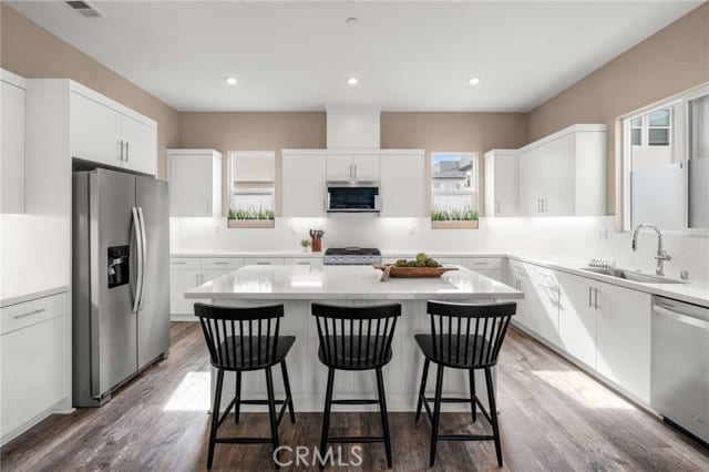 1423 West Cara