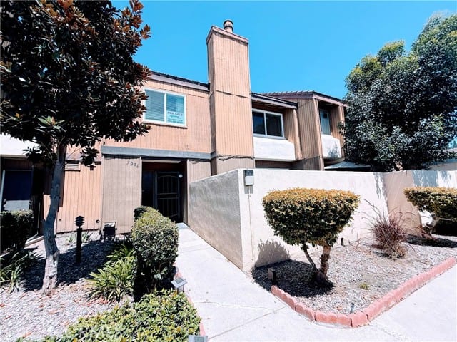 1371 South Walnut