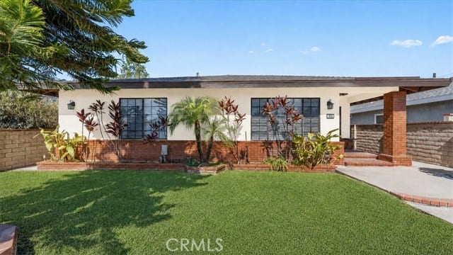 943 North Orange