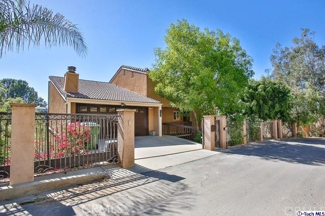 5151 BAZA Avenue, Woodland Hills, CA 91364