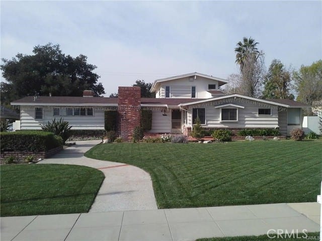 1227 Highland Oaks Drive
