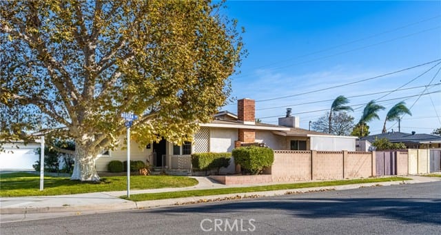 2102 East Napa Place