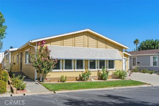 10961 Desert Lawn Dr