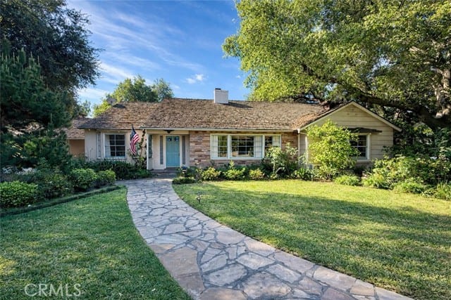 18 Woodland Lane
