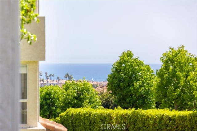 60 Corniche